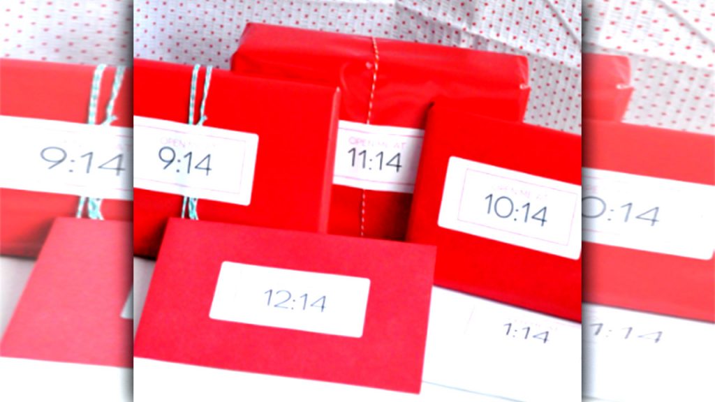 valentine day homemade gift ideas ‘On The Hour’ Valentine day gift envelopes