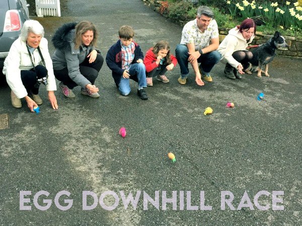 Easter friday Egg Downhill Race game